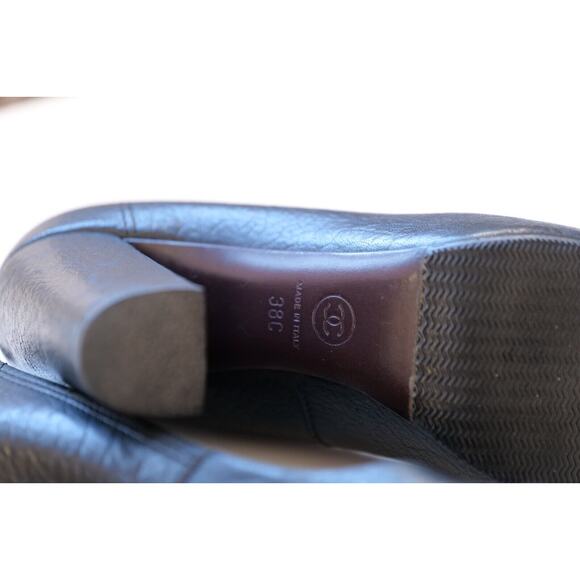 CHANEL Black Leather Interlocking CC Logo Pin Round Toe High Heel Pumps (IT38) - Picture 7 of 8